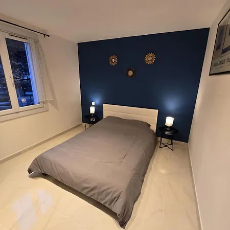 L'alphonse L Near The Port L Shellter Сен-Тропе